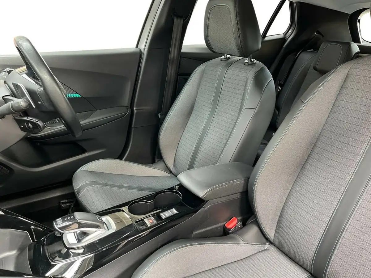 2021-peugeot-2008-suv-12-puretech-allure-premium-130bhp-eat8-big-7