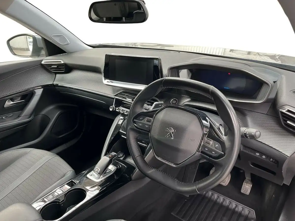 2021-peugeot-2008-suv-12-puretech-allure-premium-130bhp-eat8-big-4