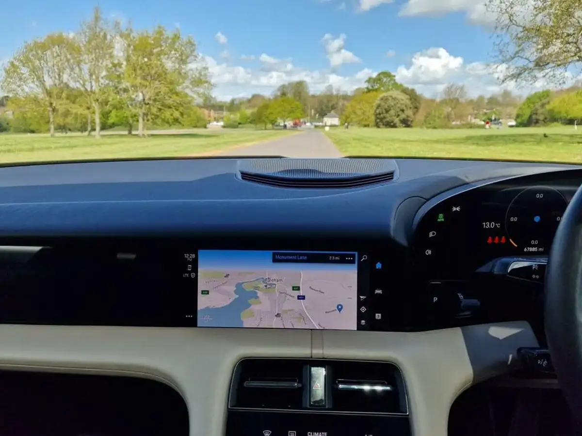 2020-porsche-taycan-e-4s-571ps-performance-battery-plus-big-12