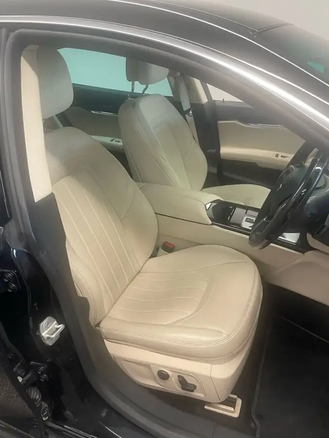 2015-maserati-quattroporte-30td-big-3