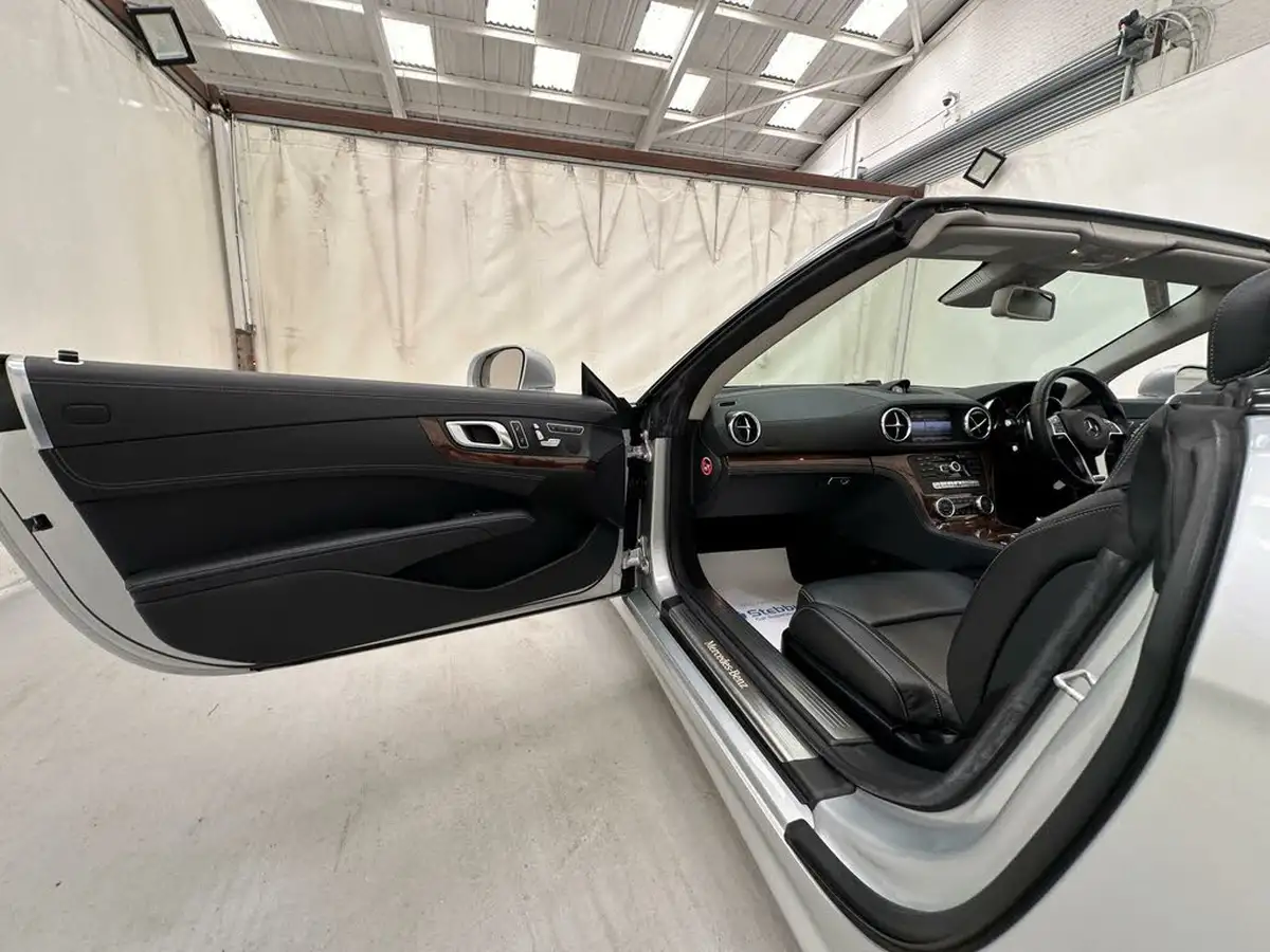 2014-mercedes-benz-sl-class-47-sl500-amg-sport-convertible-big-27