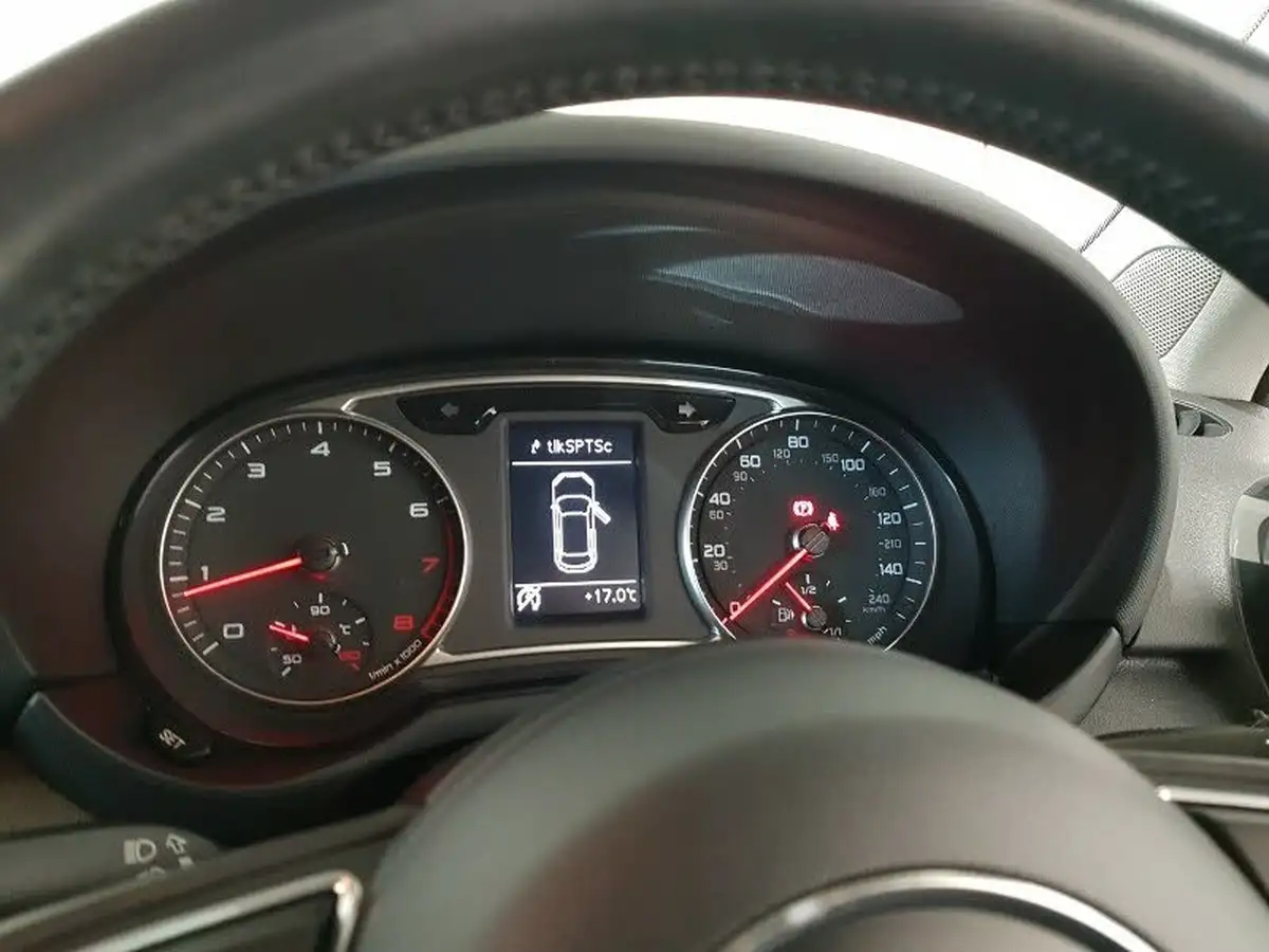 2016-audi-a1-14-tfsi-sportback-5d-big-16