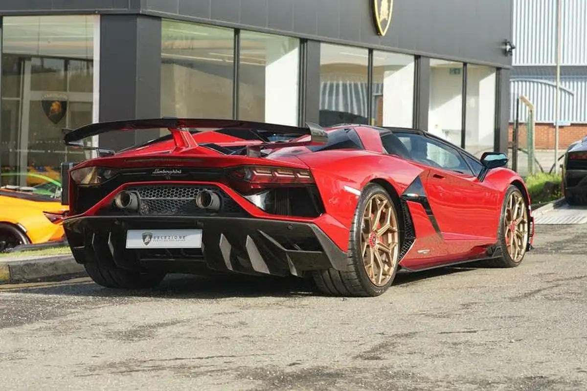 2021-lamborghini-aventador-65-svj-roadster-big-1
