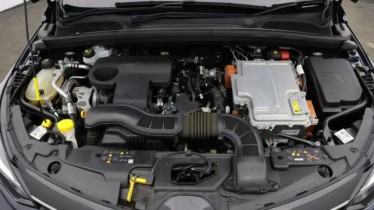 2022-renault-clio-16-iconic-big-18