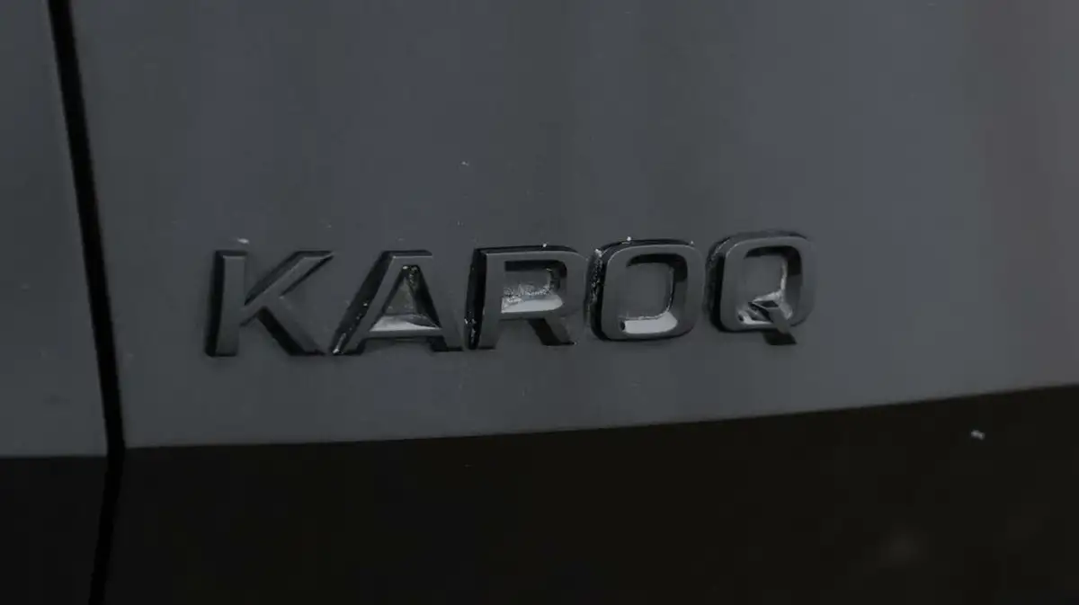2021-skoda-karoq-20tdi-sportline-big-23