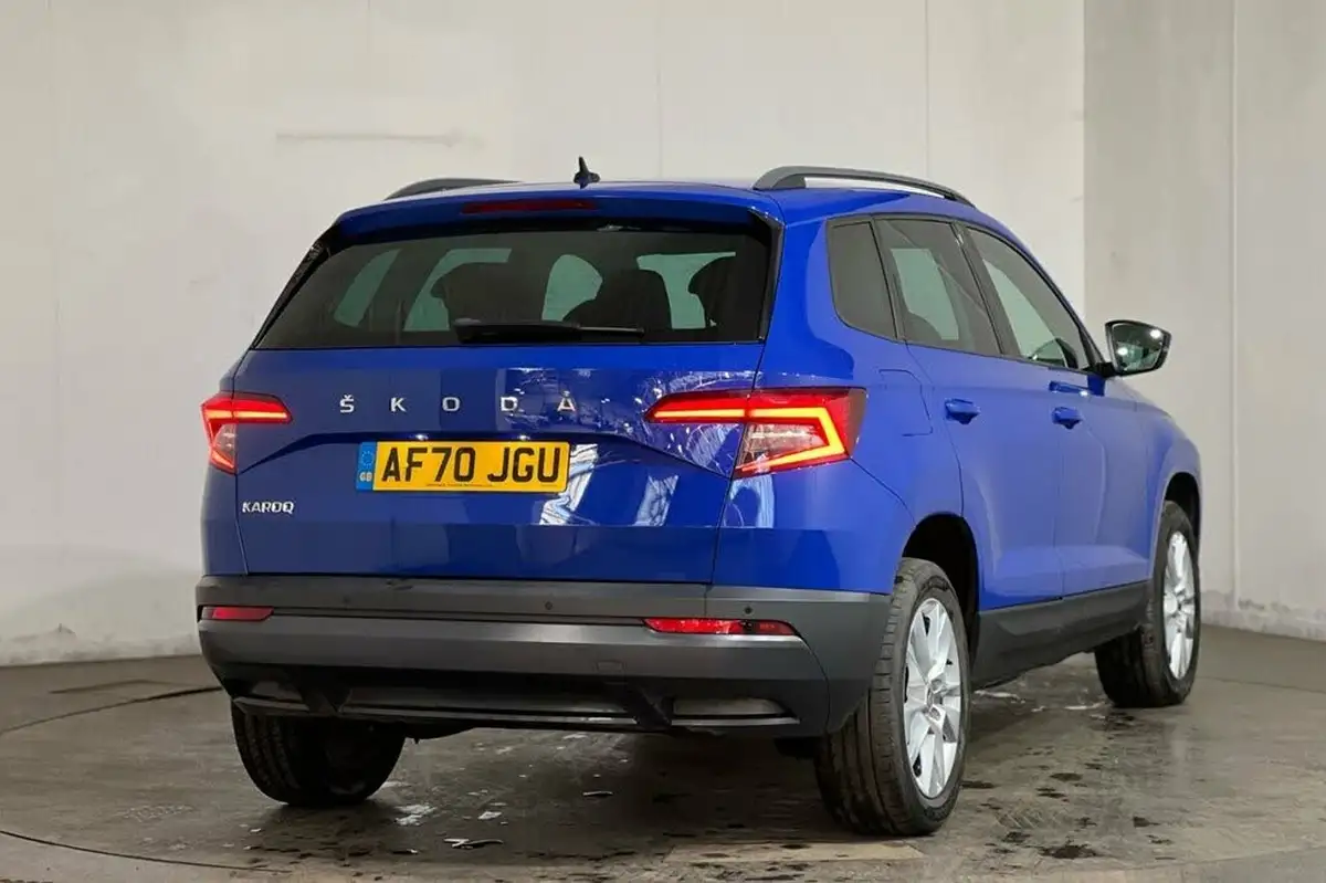 2020-skoda-karoq-16tdi-se-technology-dsg-big-16