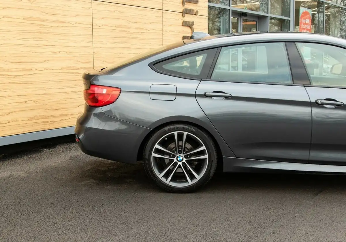 2017-bmw-3-series-20td-320d-m-sport-gt-auto-big-10