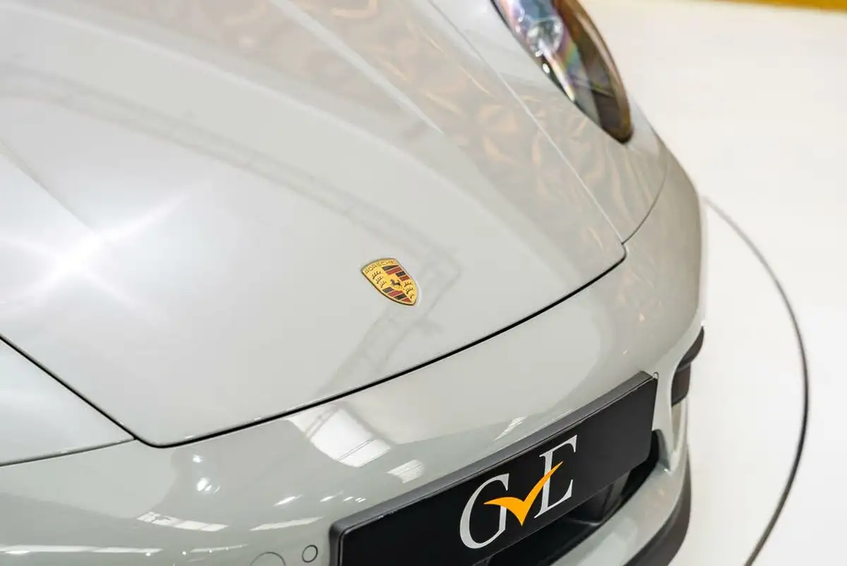 2023-porsche-911-30-carrera-4-gts-coupe-pdk-big-28