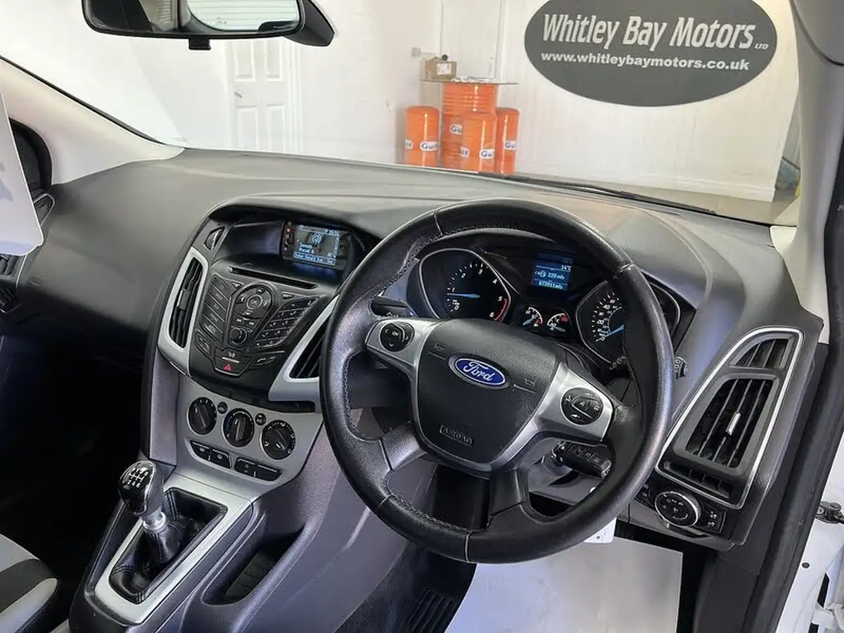 2013-ford-focus-16tdci-zetec-115ps-estate-big-9