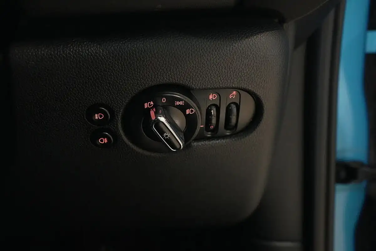 2019-mini-cooper-15-cooper-exclusive-134bhp-hatchback-5d-big-28