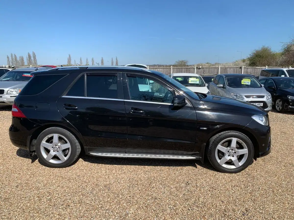 2012-mercedes-benz-m-class-30td-ml350-bluetec-sport-big-7