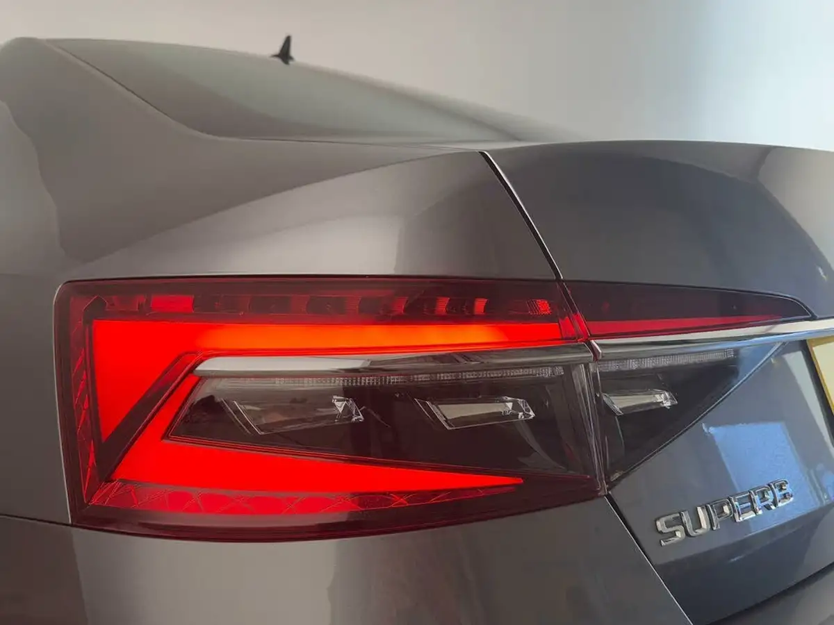 2021-skoda-superb-14-tsi-se-l-hatchback-big-36