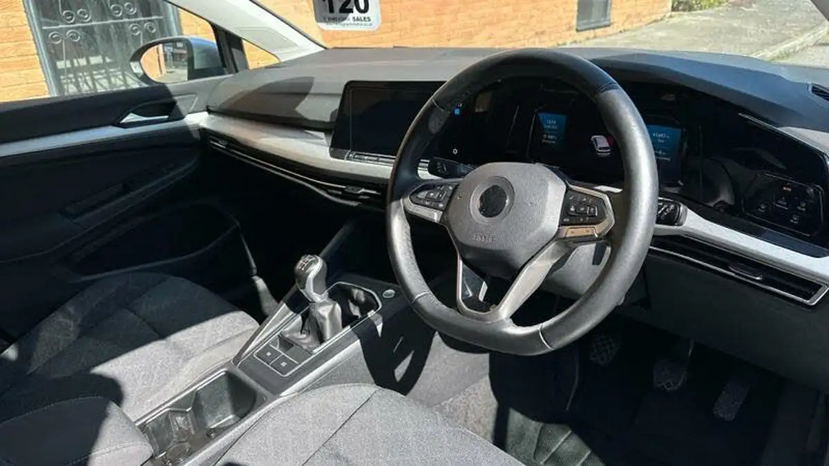 2020-volkswagen-golf-15-tsi-life-150ps-hatchback-big-5