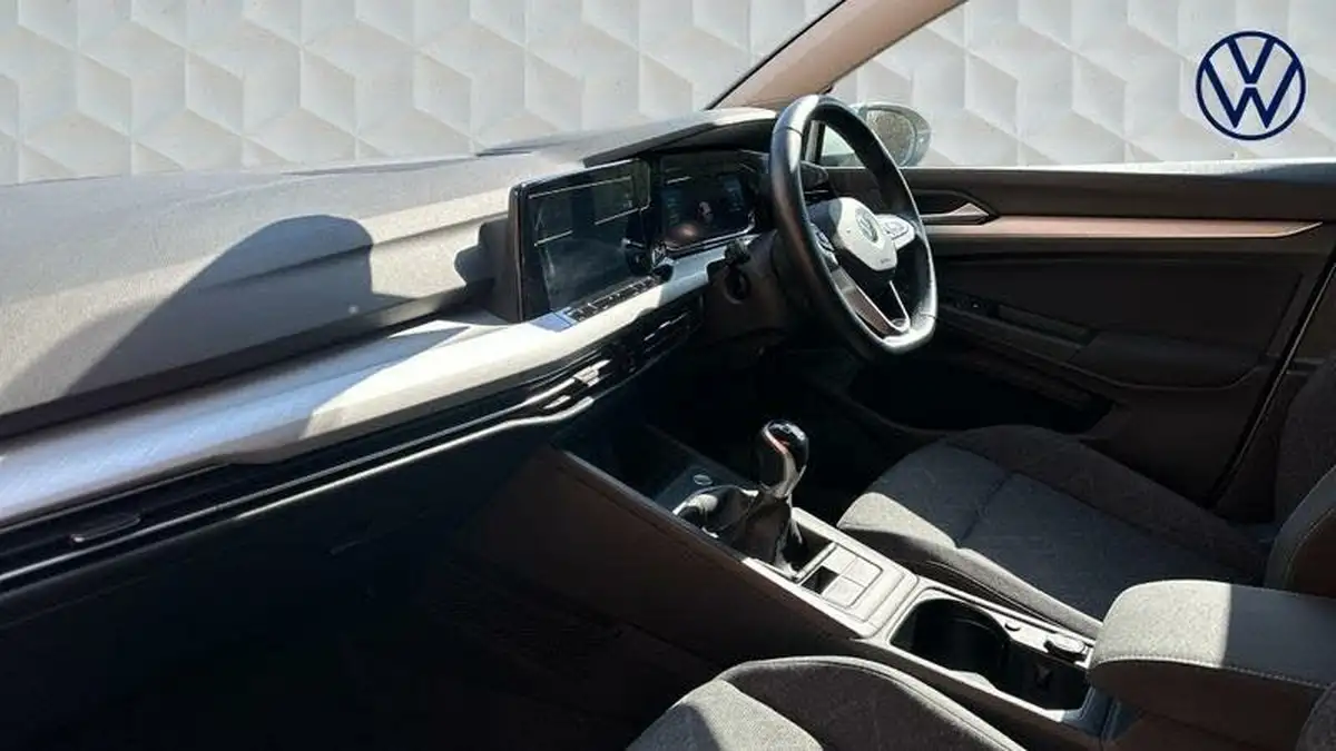 2020-volkswagen-golf-15-tsi-life-150ps-hatchback-big-1