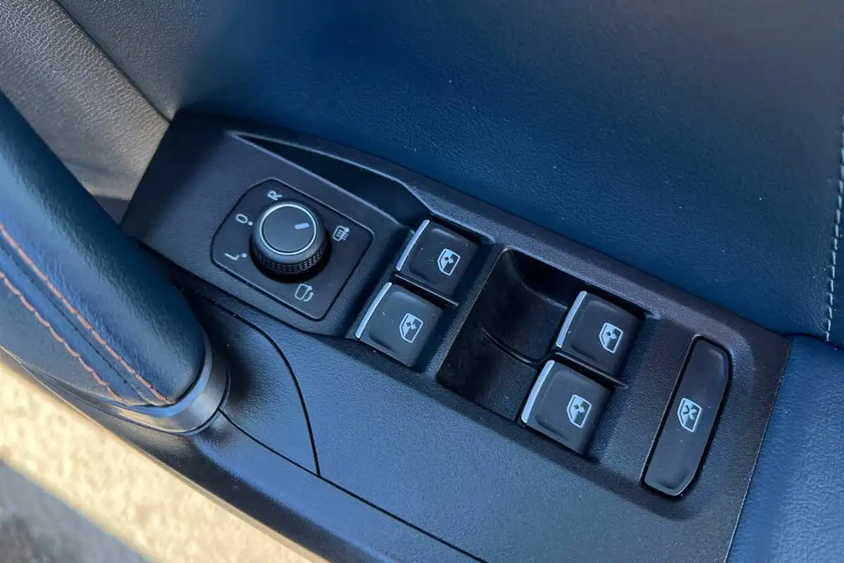2023-cupra-formentor-14-e-hybrid-v2-big-17