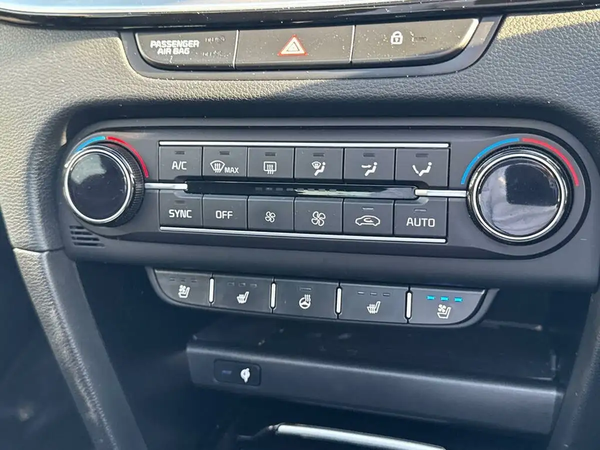 2022-kia-xceed-15-t-gdi-4-big-27