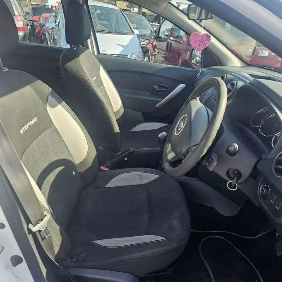 2015-dacia-sandero-stepway-15d-laureate-big-8