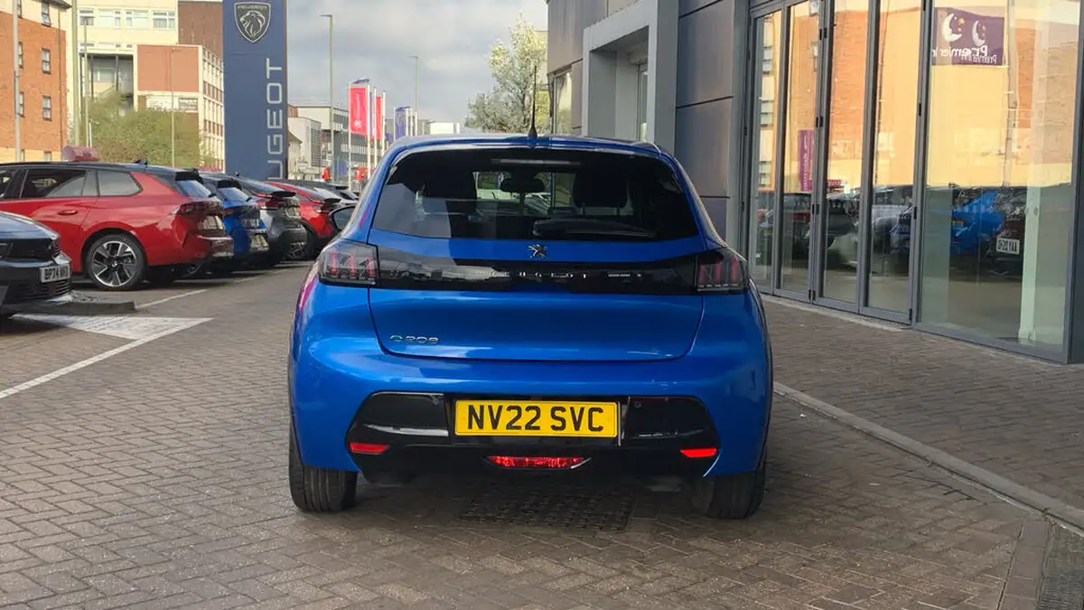 2022-peugeot-208-e-allure-premium-big-8