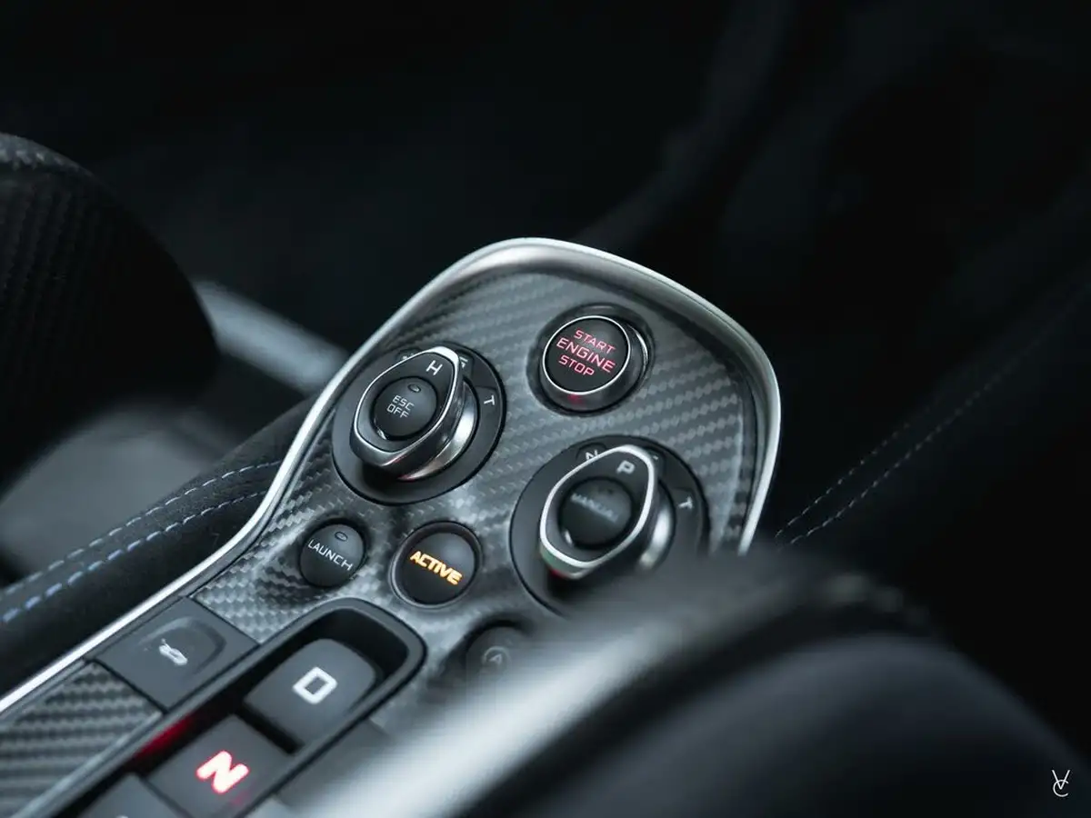 2019-mclaren-600lt-38-big-17