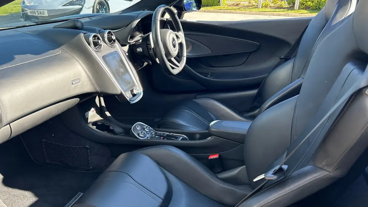 2019-mclaren-570s-38-coupe-big-19