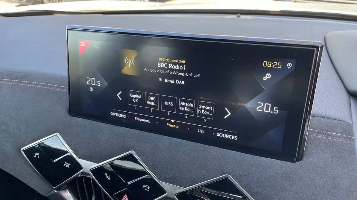 2022-ds-ds-3-crossback-12-puretech-performance-line-100ps-big-24