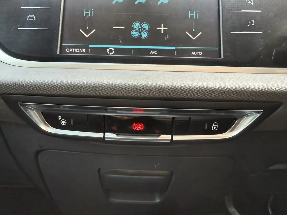 2018-citroen-c4-picasso-16bluehdi-flair-big-21