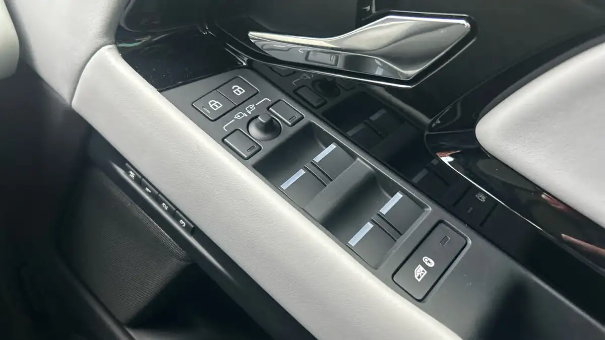 2024-land-rover-range-rover-evoque-15-p270e-dynamic-hse-big-25