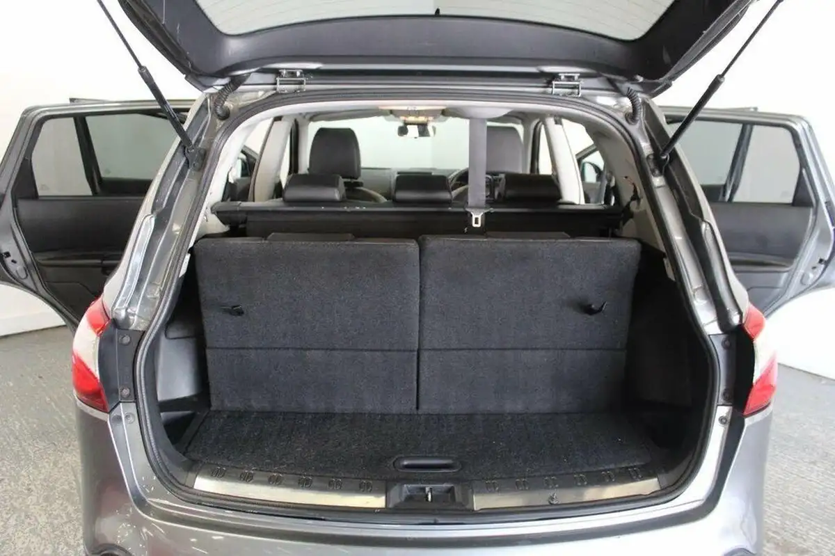 2011-nissan-qashqai2-16td-tekna-ss-4wd-big-18