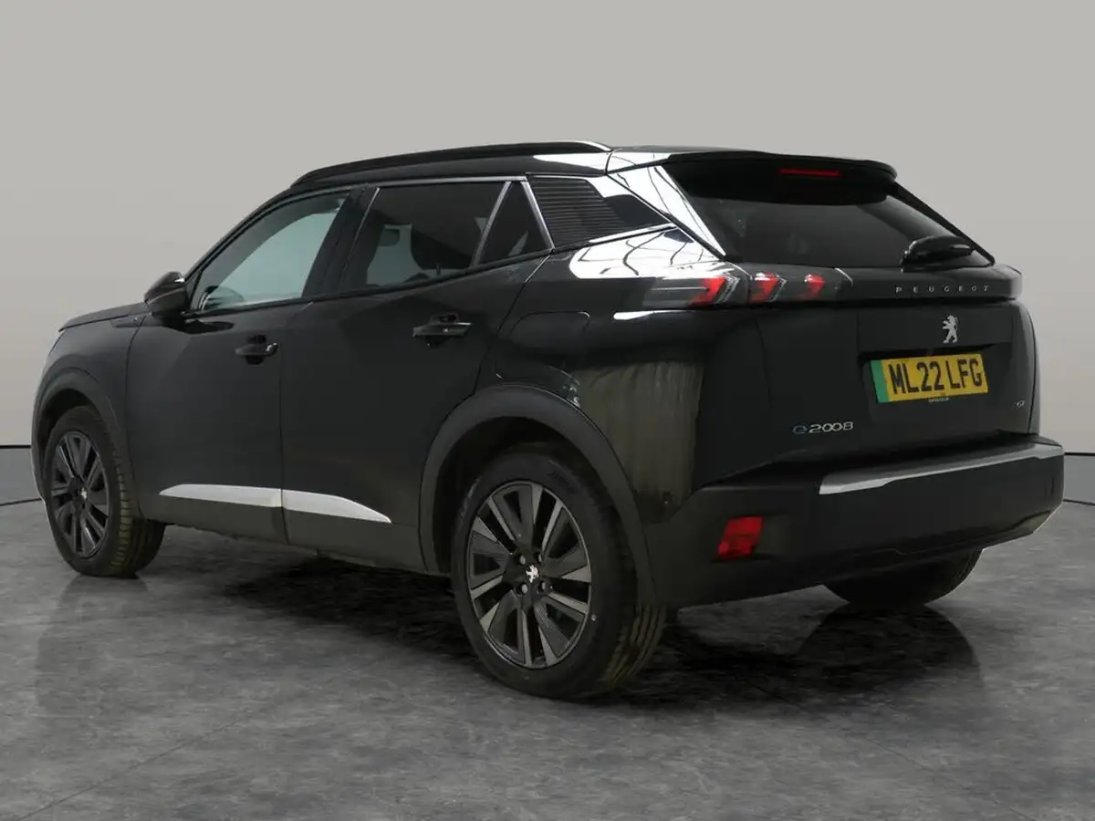 2022-peugeot-2008-suv-e-gt-premium-big-9