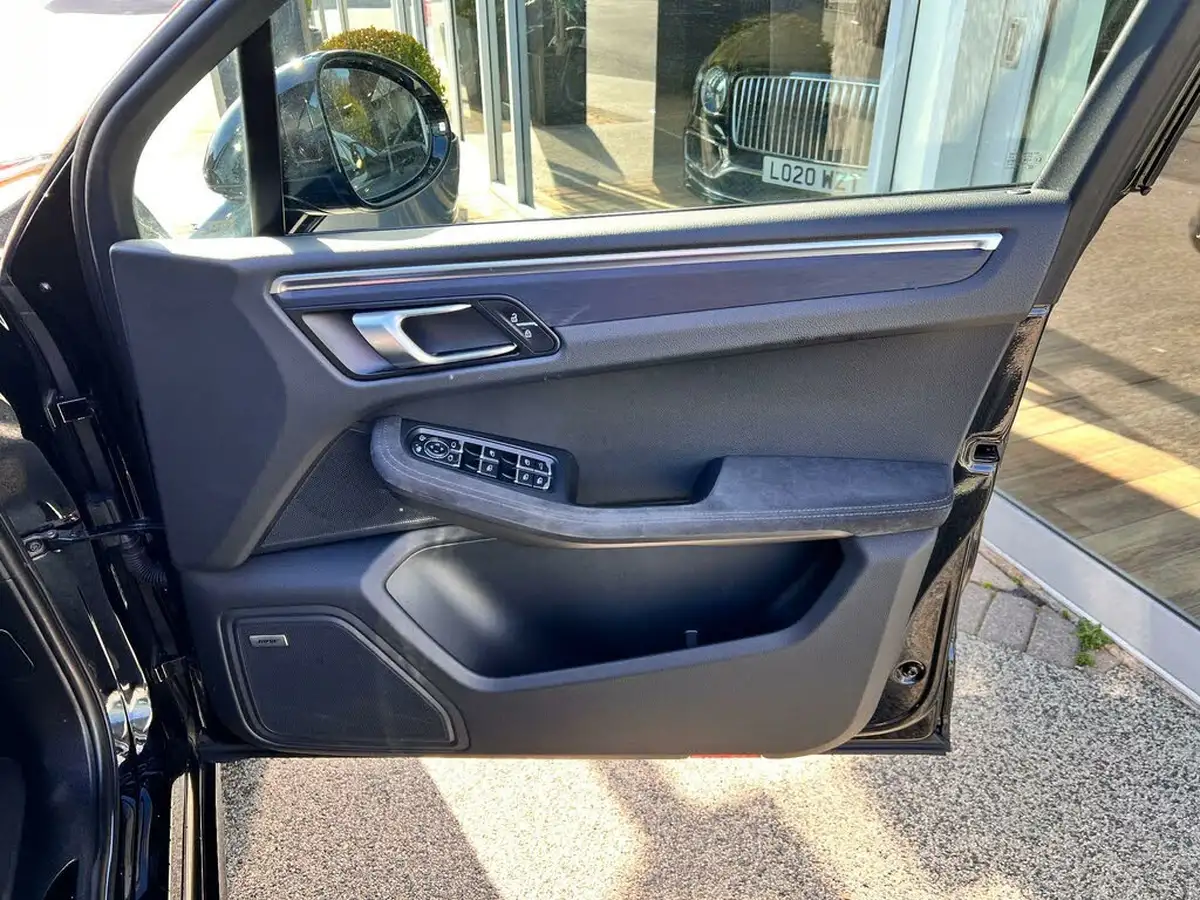2020-porsche-macan-29-v6-gts-big-22