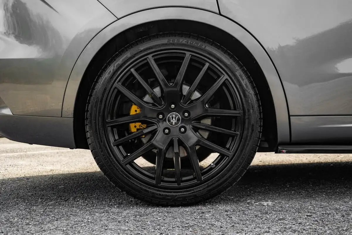 2022-maserati-levante-20-gt-big-30