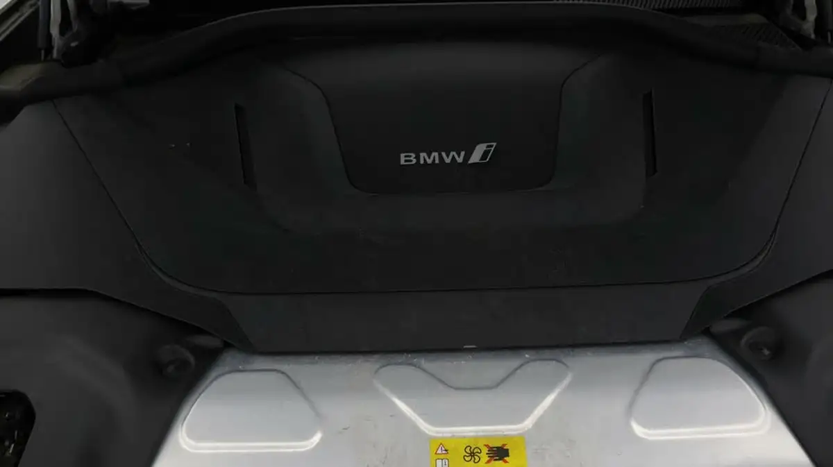 2022-bmw-ix3-e-m-sport-big-18