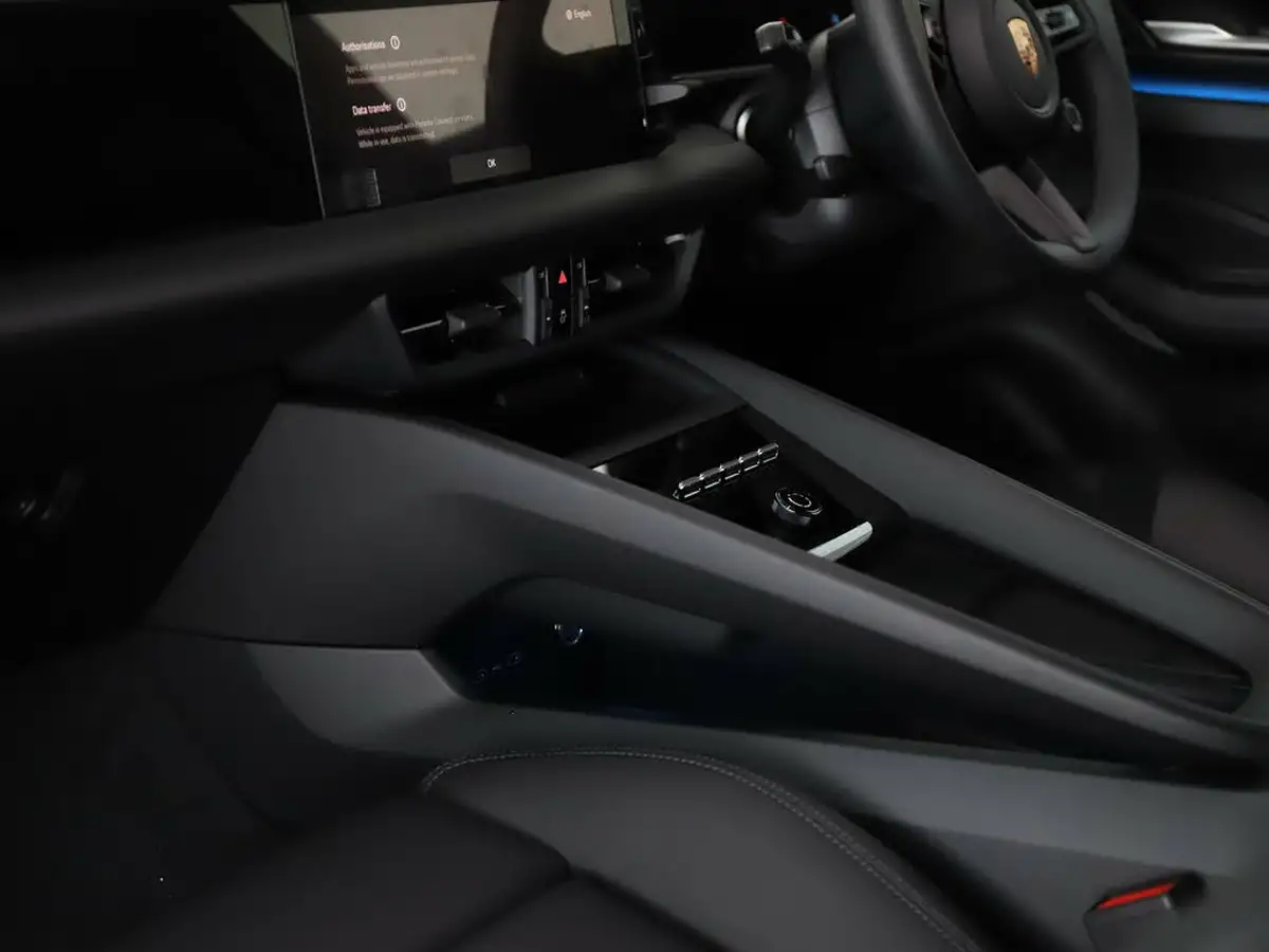 2025-porsche-macan-e-electric-big-22