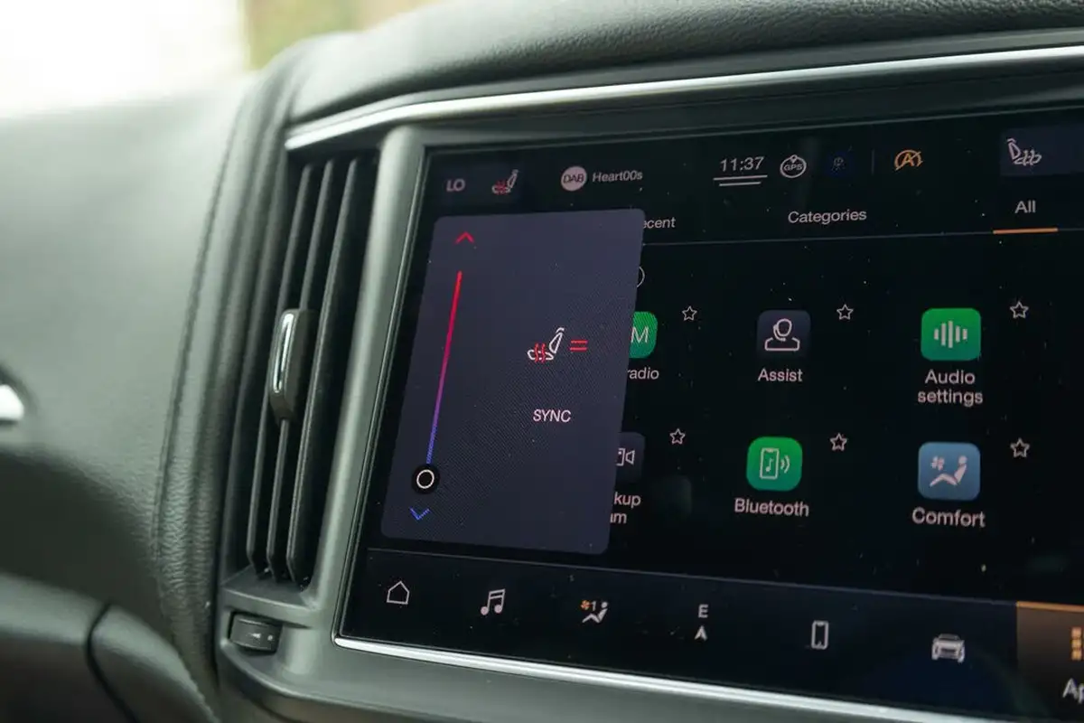 2021-maserati-levante-30-gransport-big-44