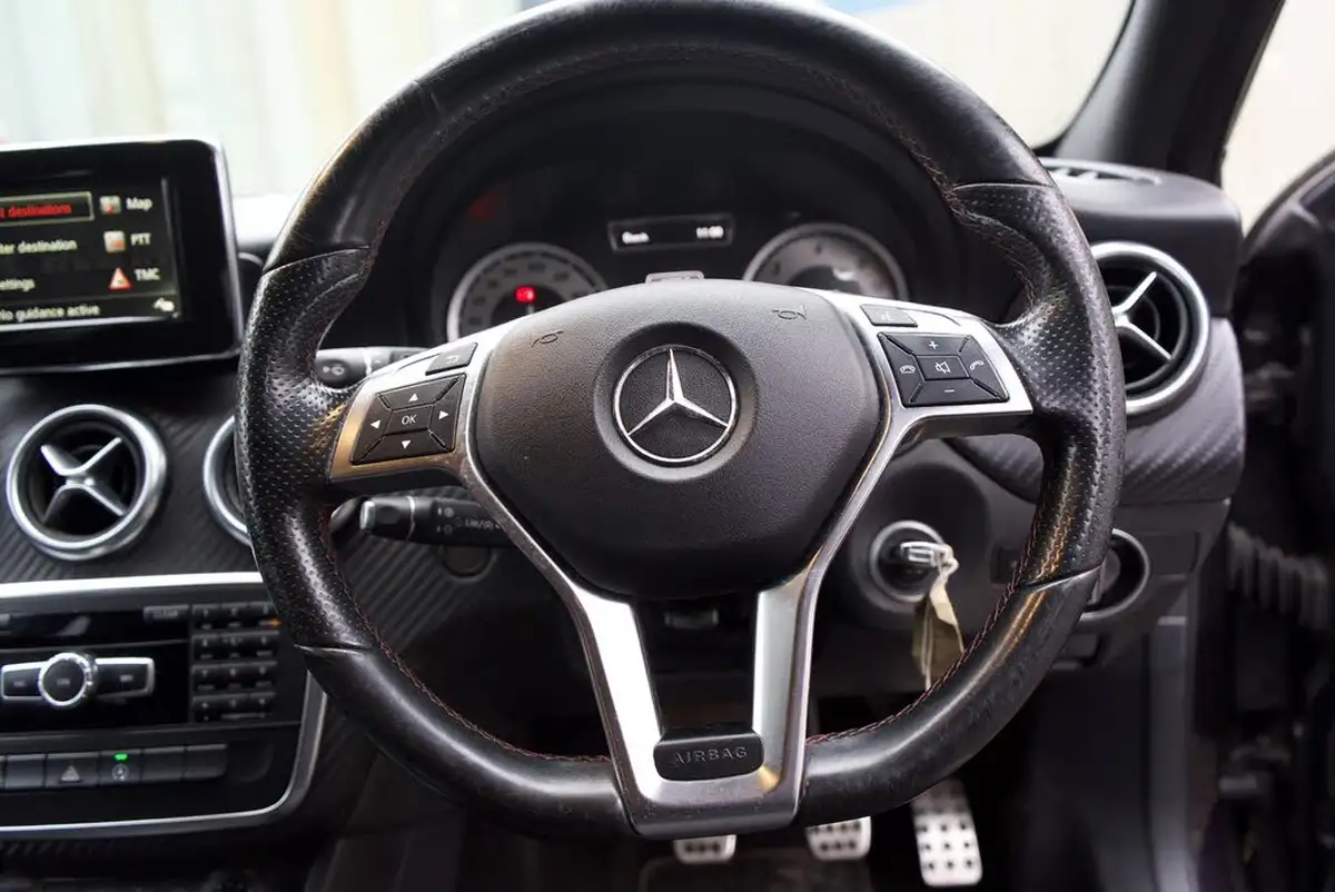 2015-mercedes-benz-a-class-15cdi-a180-amg-sport-big-18