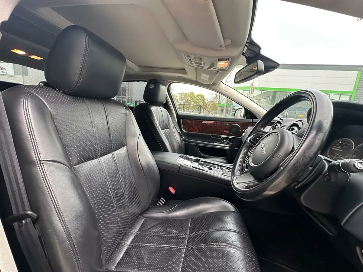2014-jaguar-xj-series-30td-xj-premium-luxury-lwb-big-48