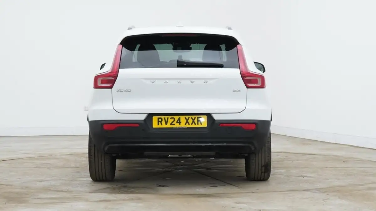 2024-volvo-xc40-20-b3-plus-big-3