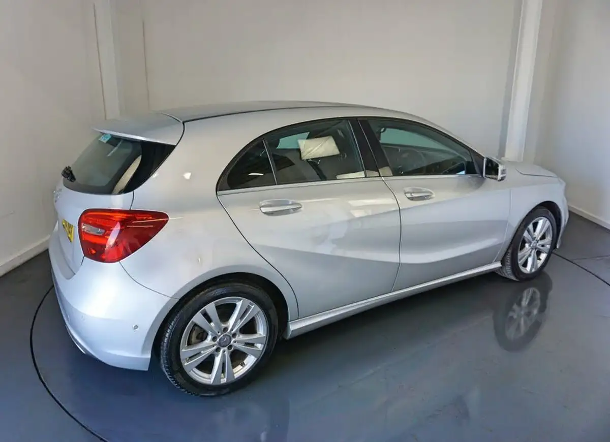 2016-mercedes-benz-a-class-16-a200-sport-executivess-7g-dct-big-9