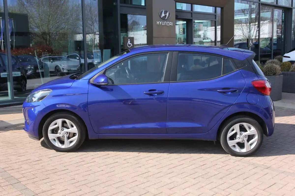 2022-hyundai-i10-10-se-connect-big-4