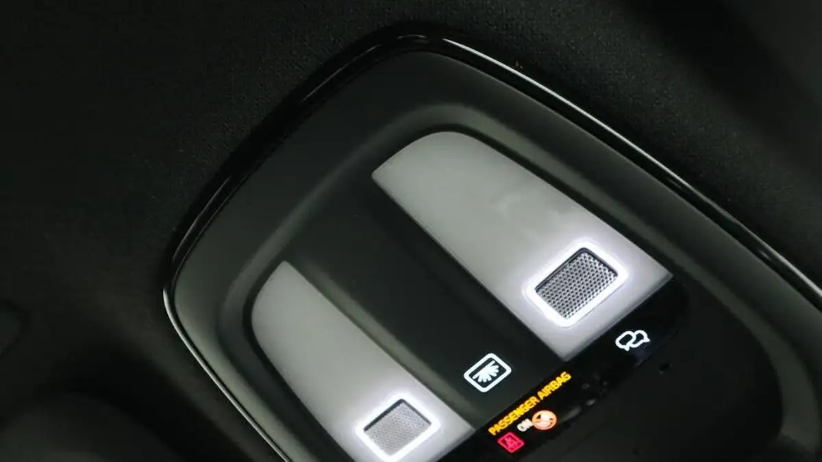 2024-volvo-xc40-20-b3-plus-big-25