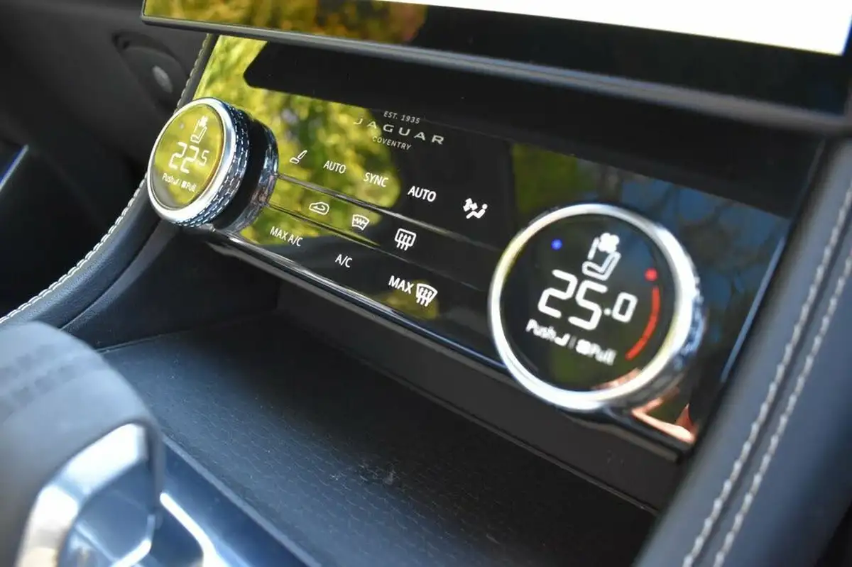 2021-jaguar-f-pace-20-p250-r-dynamic-se-big-13