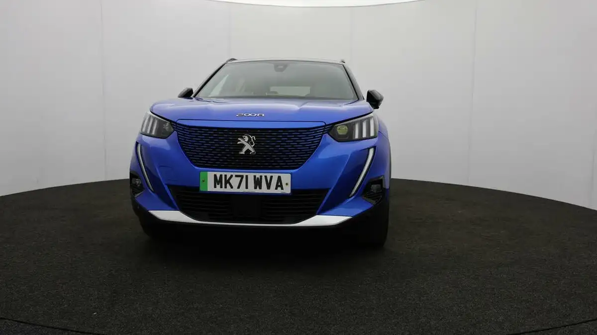 2021-peugeot-2008-suv-e-gt-premium-big-47