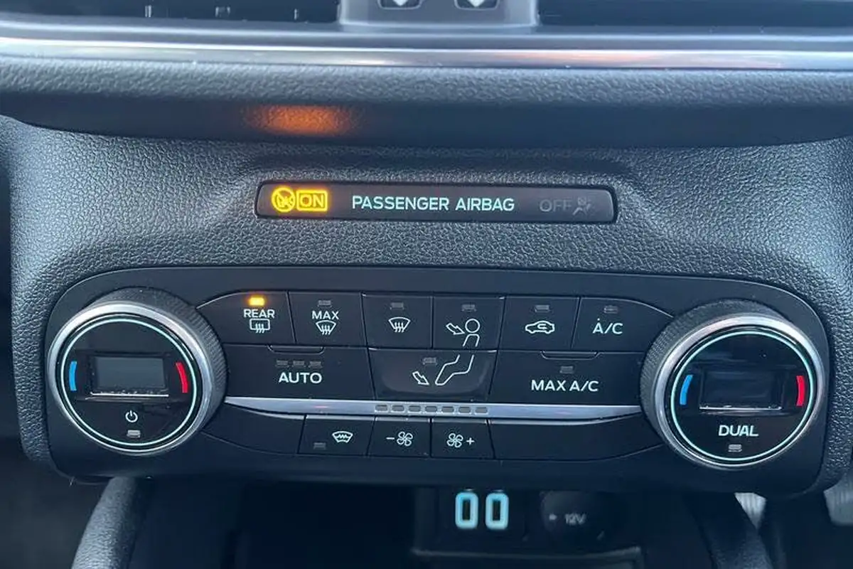 2022-ford-kuga-big-33