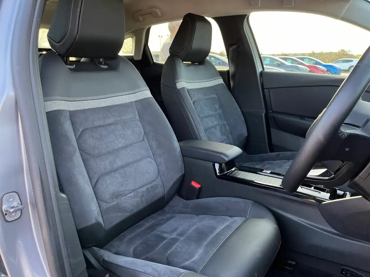 2024-citroen-c4-e-e-series-156ps-54kwh-big-47
