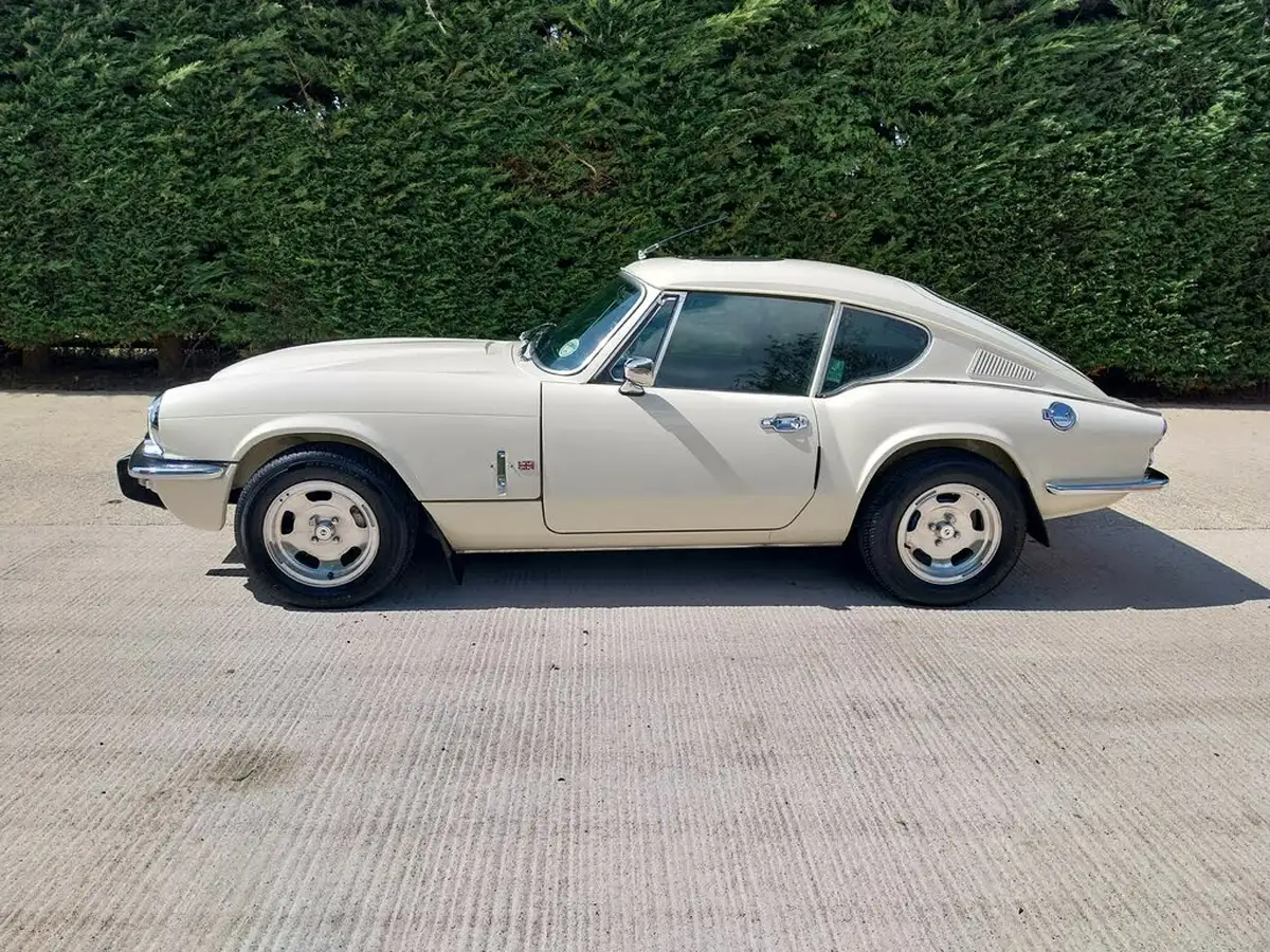 1973-triumph-gt6-20-big-24