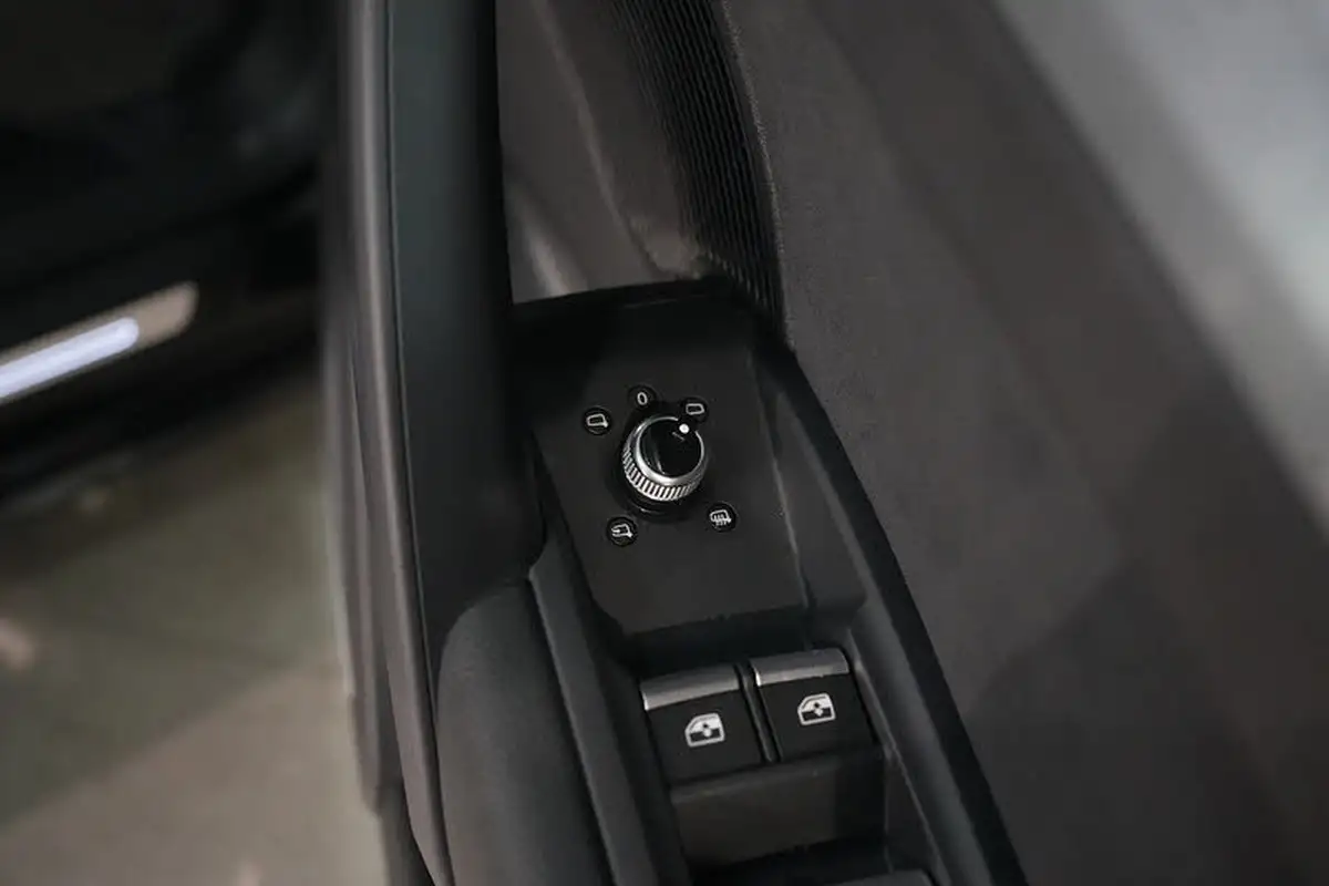 2021-audi-q5-20-50-tfsi-e-s-line-station-wagon-big-25