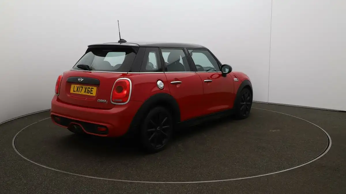 2017-mini-cooper-20-cooper-s-ss-hatchback-5d-big-7