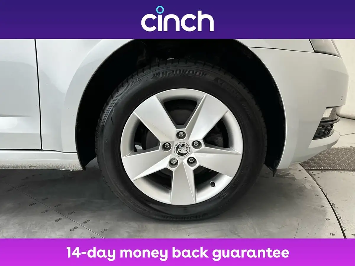 2019-skoda-octavia-16tdi-se-technology-estate-big-19