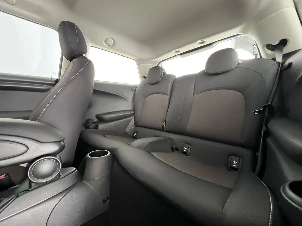 2019-mini-cooper-15-cooper-classic-hatchback-3d-auto-big-16