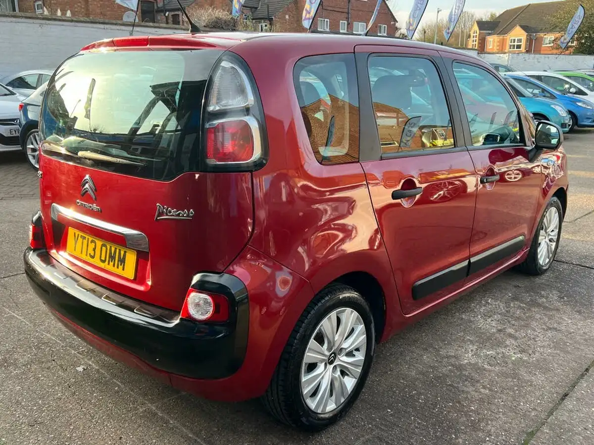 2013-citroen-c3-picasso-16-vtr-big-37